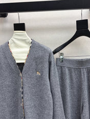 BURBERRY 25S CARDIGAN AND STRAIGHT-LEG PANTS SET 097