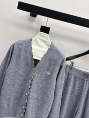BURBERRY 25S CARDIGAN AND STRAIGHT-LEG PANTS SET 097