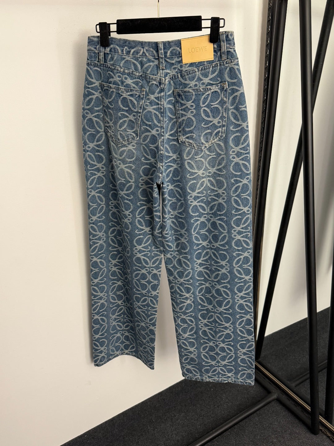 LOEWE JEAN STYLE 197