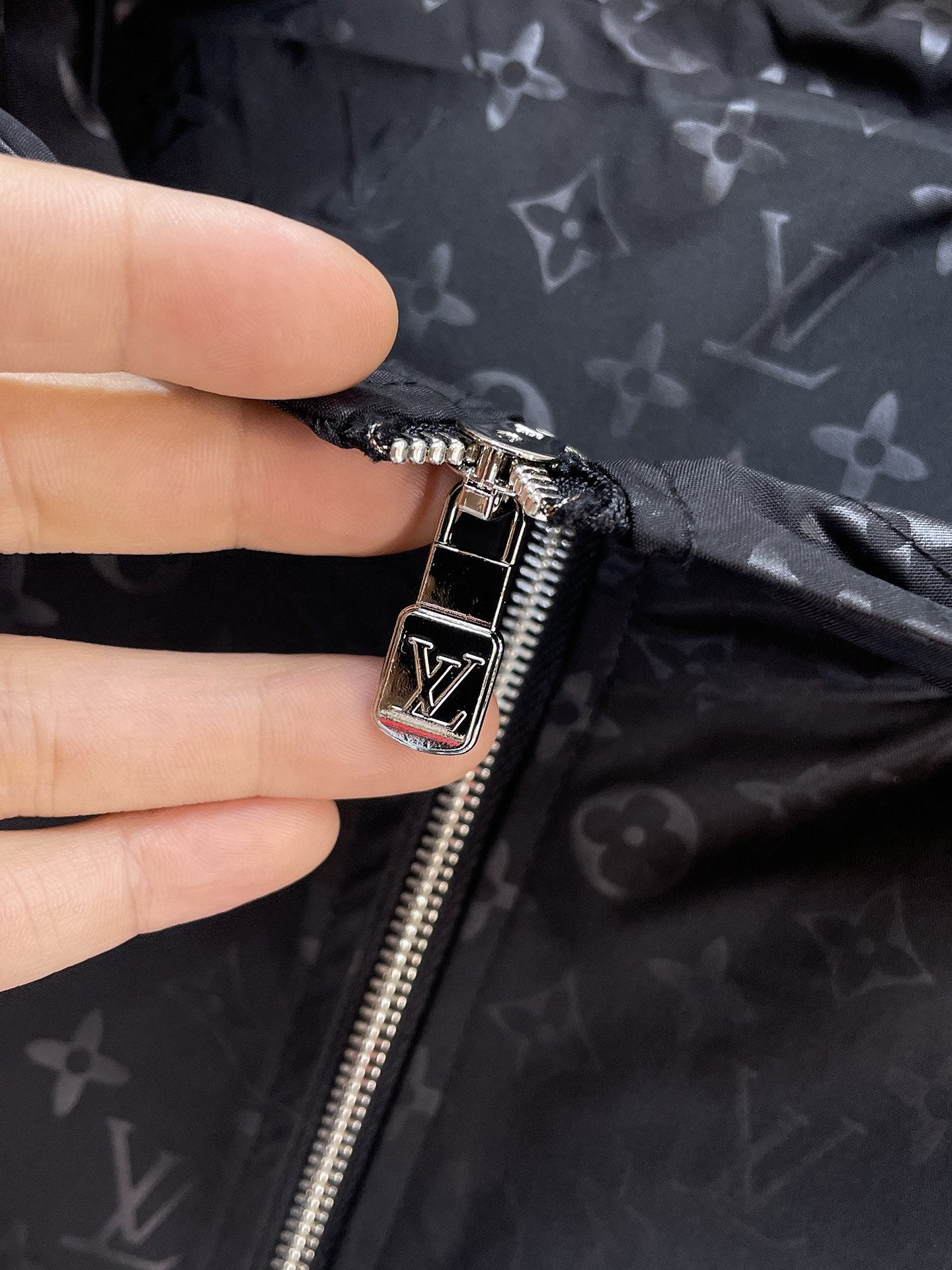 LV BLACK MONOGRAM JACKET 239555