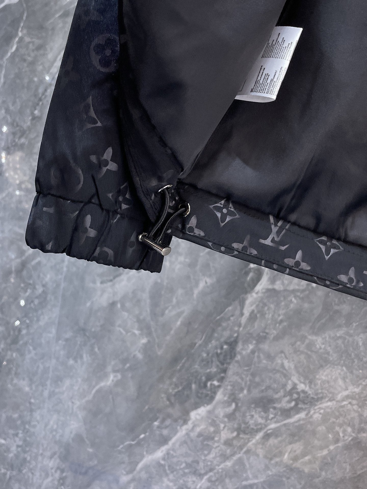 LV BLACK MONOGRAM JACKET 239555