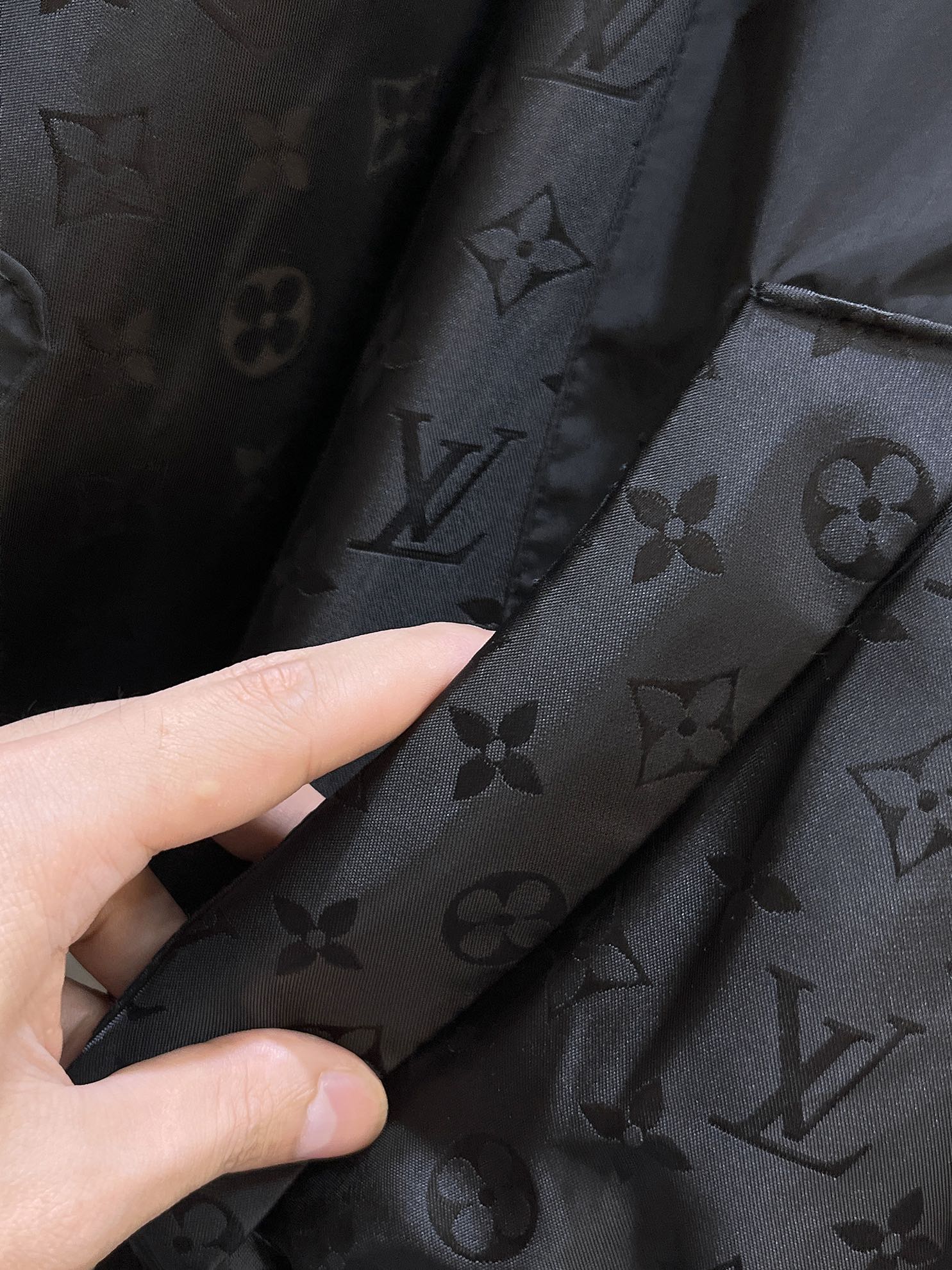 LV BLACK MONOGRAM JACKET 239559