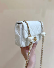 25S CHANEL CROSSBODY HANDBAG 17 IN WHITE LAMBSKIN GOLD HARDWARE