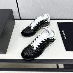 SPORTS SHOES IN GLOSSY BLACK CALFSKIN