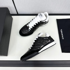 SPORTS SHOES IN GLOSSY BLACK CALFSKIN