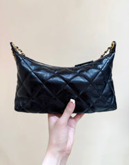 QUILTED HOBO SHOULDER BAG 26 IN BLACK GLOSSY LAMBSKIN