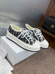 DIOR 25S WALK'N' SNEAKER IN DEEP BLUE DIOR OBLIQUE EMBROIDERED COTTON