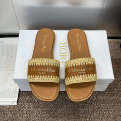 DIOR 25S D-LANE SLIDE CAMEL CALFSKIN AND NATURAL BRAIDED RAFFIA