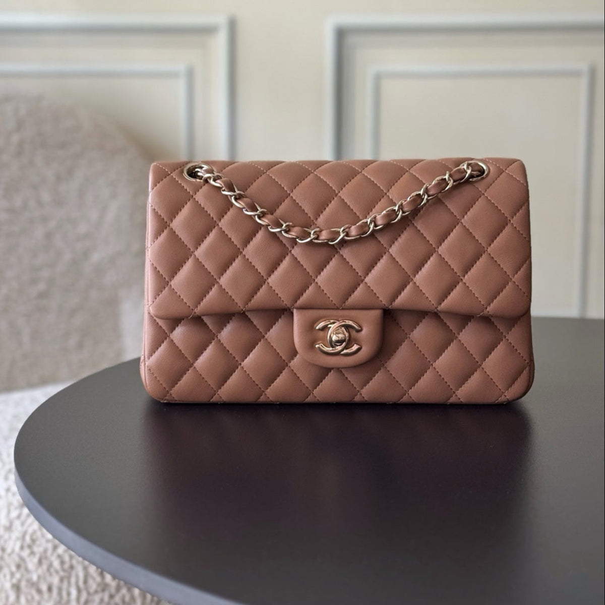 CHANEL 25S CLASSIC FLAP BAG 25 CM IN LIGHT BROWN LAMBSKIN WITH GOLD HARDWARE