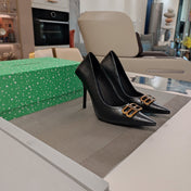 POINTED BB GOLD BUCKLE HIGH PUMPS IN BLACK CROCODILE PATTERN CALFSKIN