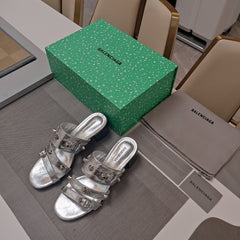 STRAPPY MEDIUM HEELED SANDALS IN SILVER STUDDED WAX-OIL SHEEPSKIN