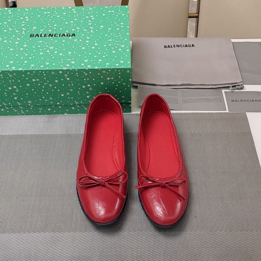 RHINESTONE BALLET FLATS WITH BOW IN RED WAX-OIL SHEEPSKIN
