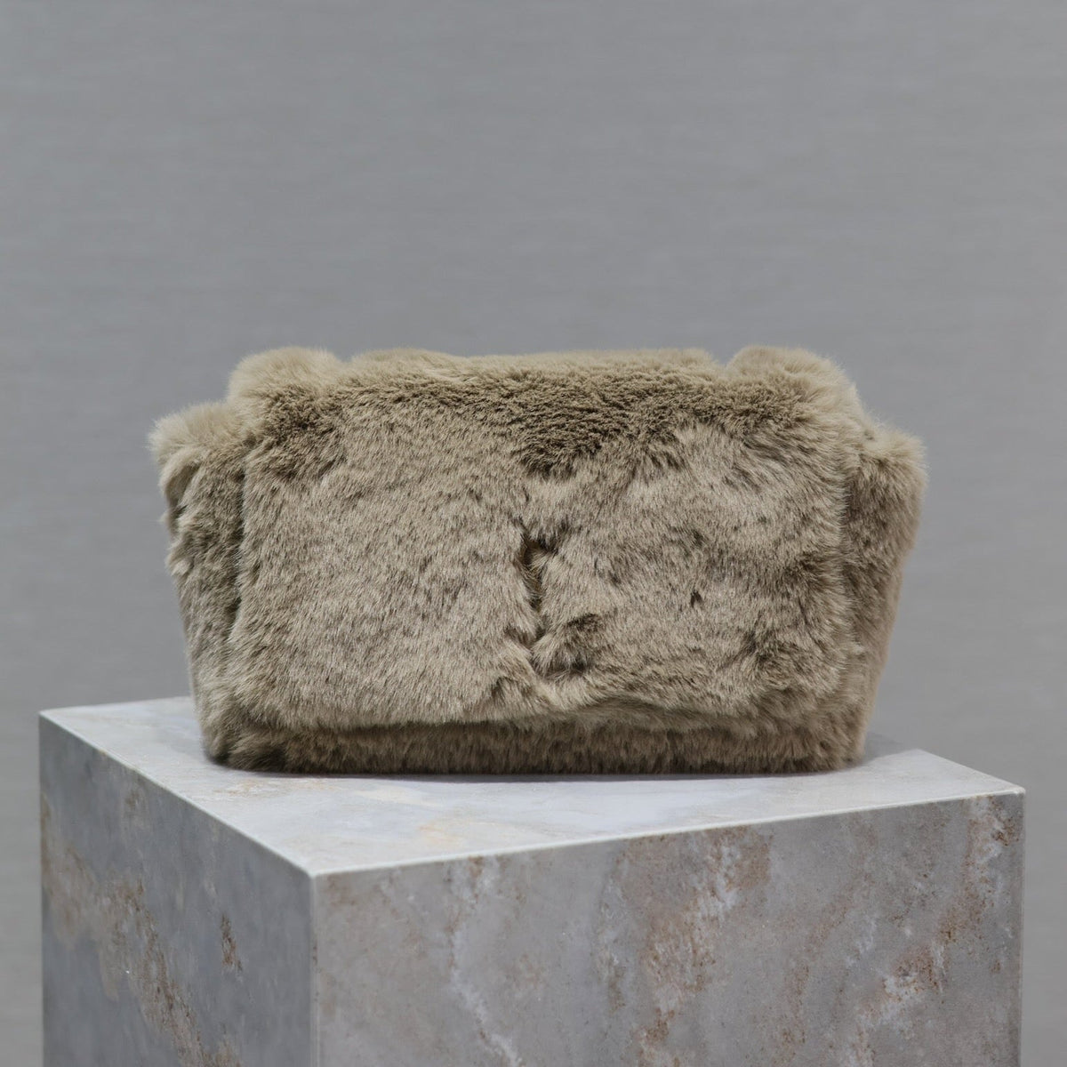 KATE SMALL BAG 22 IN ECRU BEIGE RABBIT FUR GOLD CHAIN