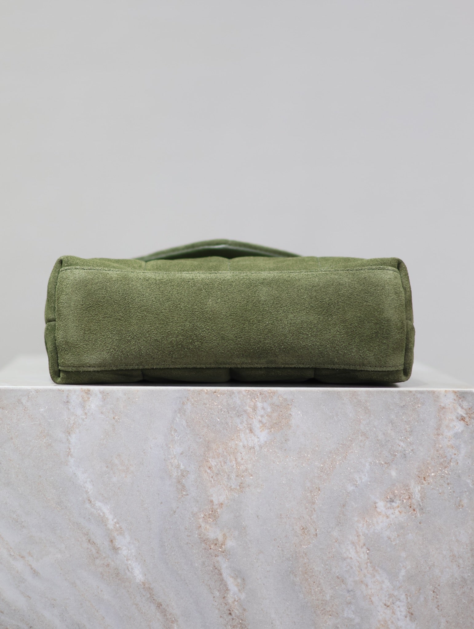 YSL 25S LOULOU PUFFER MINI 23 IN GREEN SUEDE GOLD HARDWRE
