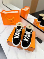 CHEALSEA BOOTS IN BLACK SUEDE AND FLEECE LINING