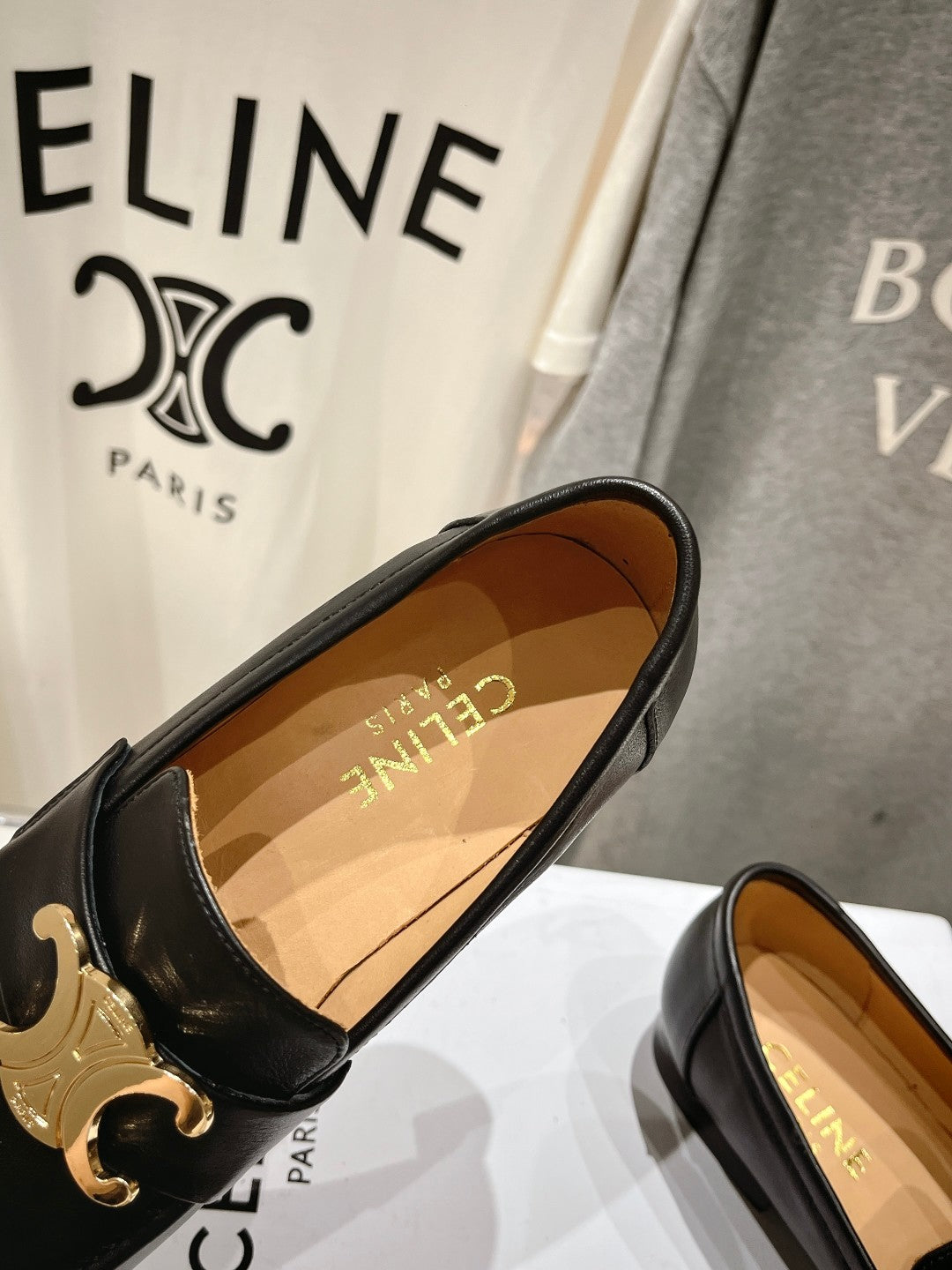 TRIOMPHE LOAFER IN BLACK SMOOTH CALFSKIN GOLD HARDWARE