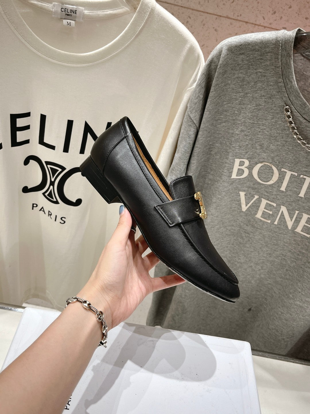 TRIOMPHE LOAFER IN BLACK SMOOTH CALFSKIN GOLD HARDWARE