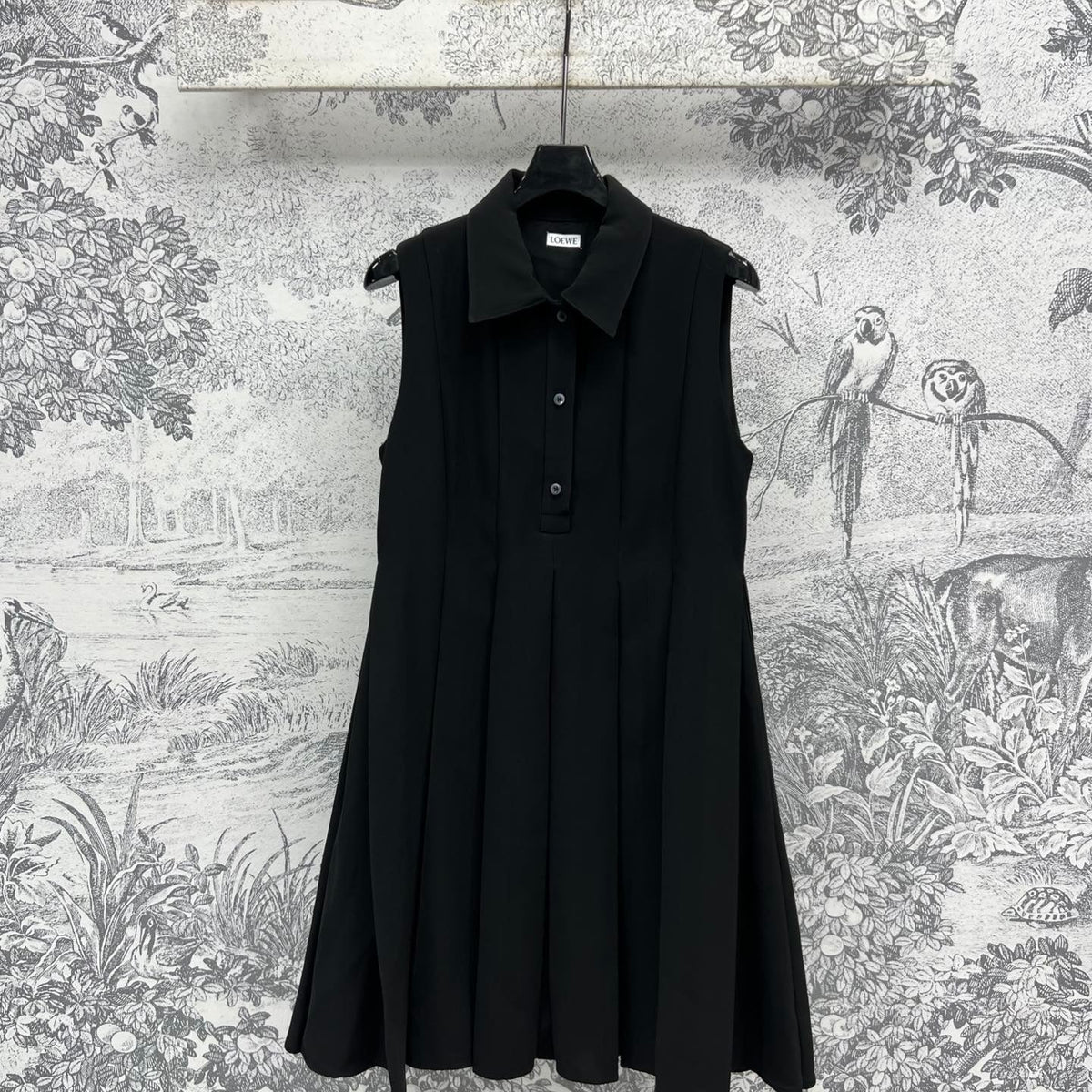 Loewe 25 Sleeveless Pleated Shirt Black Polyester Fiber