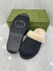 GG MULE IN BLACK MONOGRAM JACQUARD FABRIC AND RABBIT FUR LINING