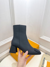 ANKLE BOOTS BLOCK HEEL 5.5 CM IN BLACK PEPPLE CALFSKIN