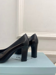 SQUARE TOE HIGH PUMPS IN BLACK SMOOTH LAMBSKIN