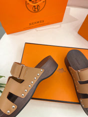 KOS CLOG IN PEANUT BROWN CALFSKIN