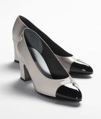 PUMPS LIGHT GRAY BLACK PATENT CALFSKIN