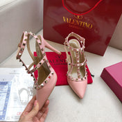 ROCKSTUD LIGHT PINK METALLIC CALFSKIN ANKLE STRAP HIGH SANDAL