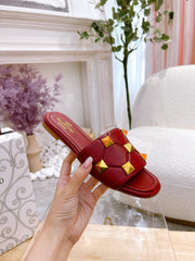 STUD FLAT SLIDE IN GARNET RED AMBSKIN