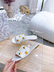 STUD FLAT SLIDE IN WHITE LAMBSKIN