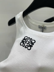 Round neck embroidered vest